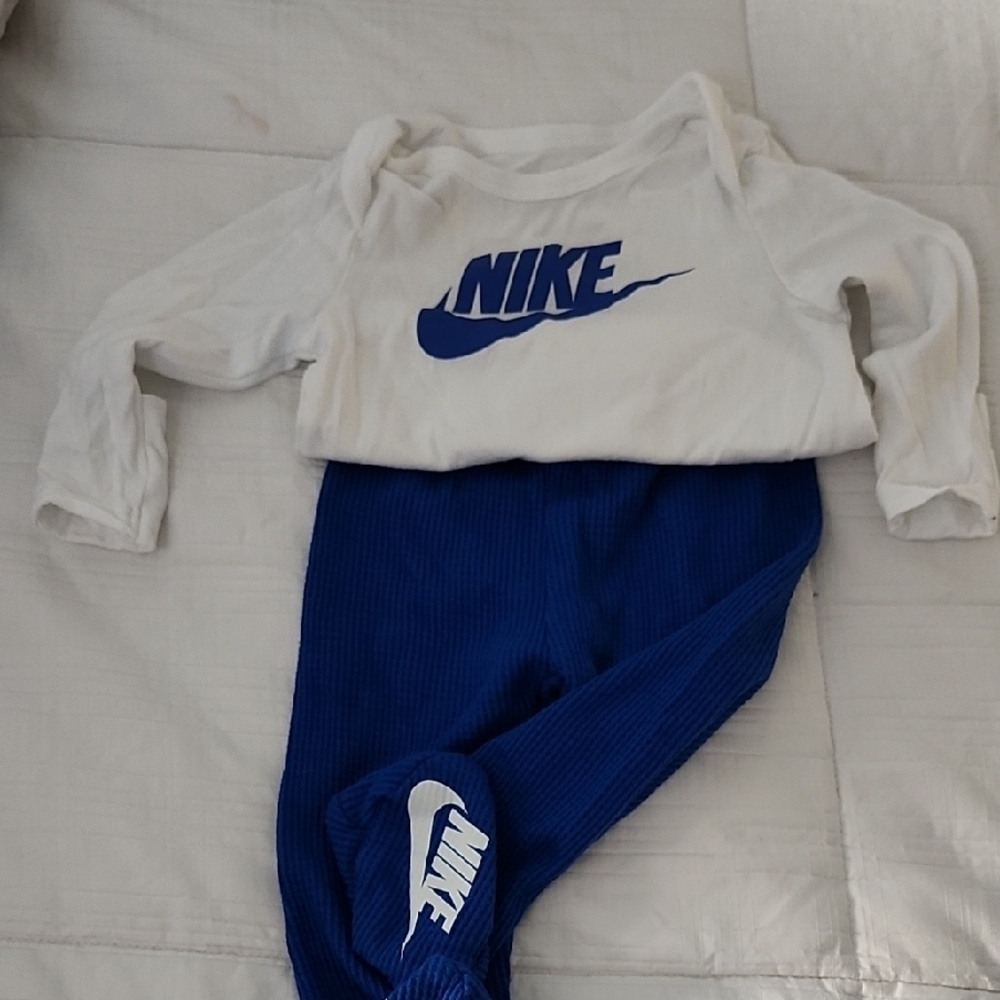 Nike Baby Outfit in White and Blue